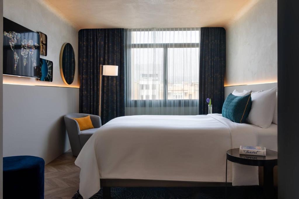 هتل  رنسانس بارسلون